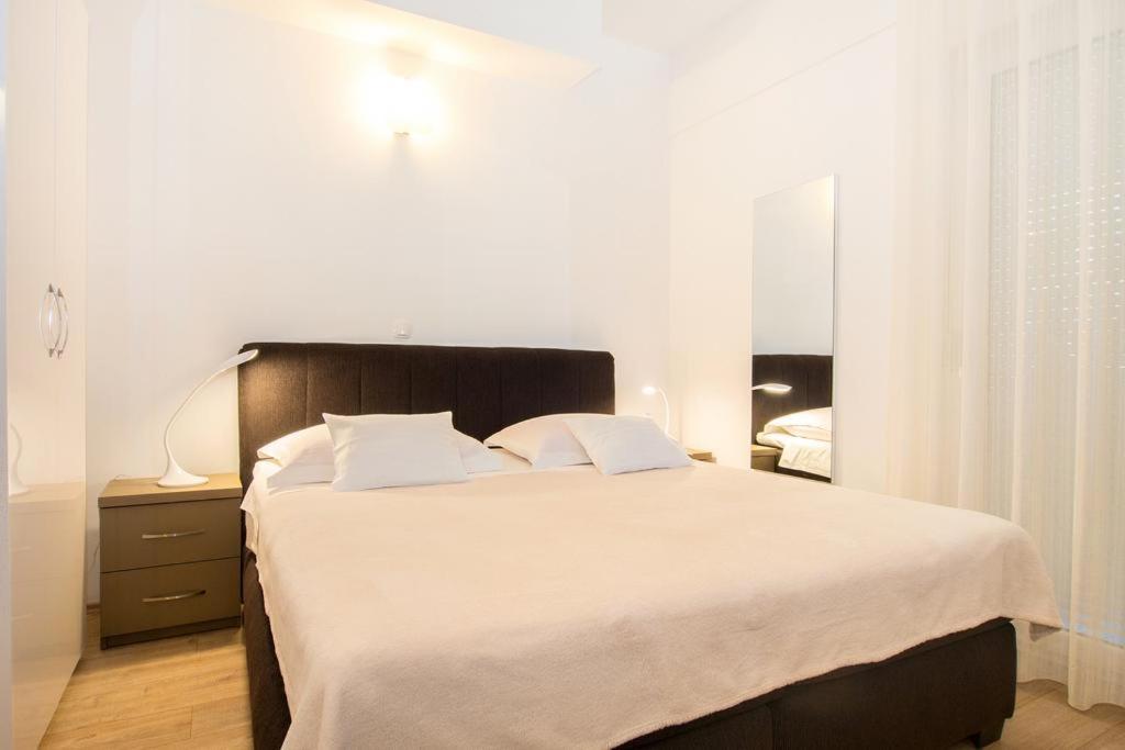 Bed & Breakfast Pino Podstrana Exterior foto