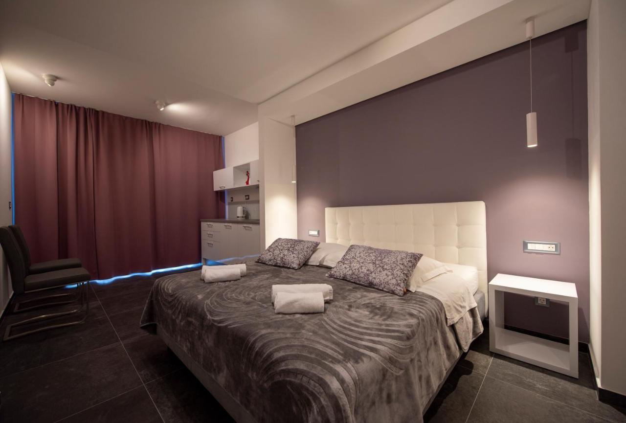 Bed & Breakfast Pino Podstrana Exterior foto