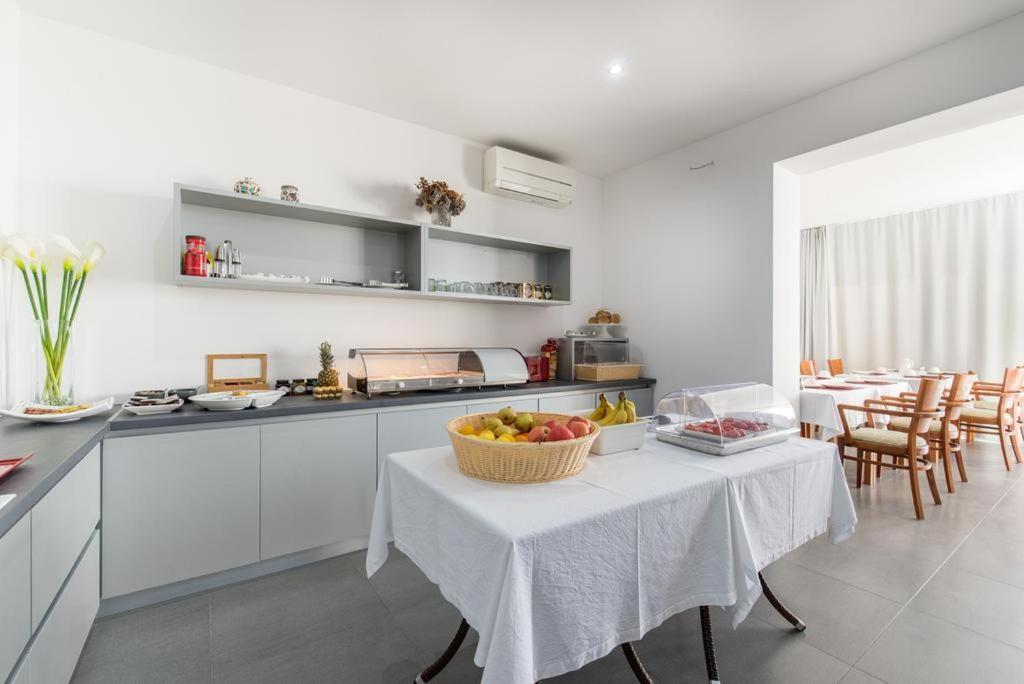 Bed & Breakfast Pino Podstrana Exterior foto